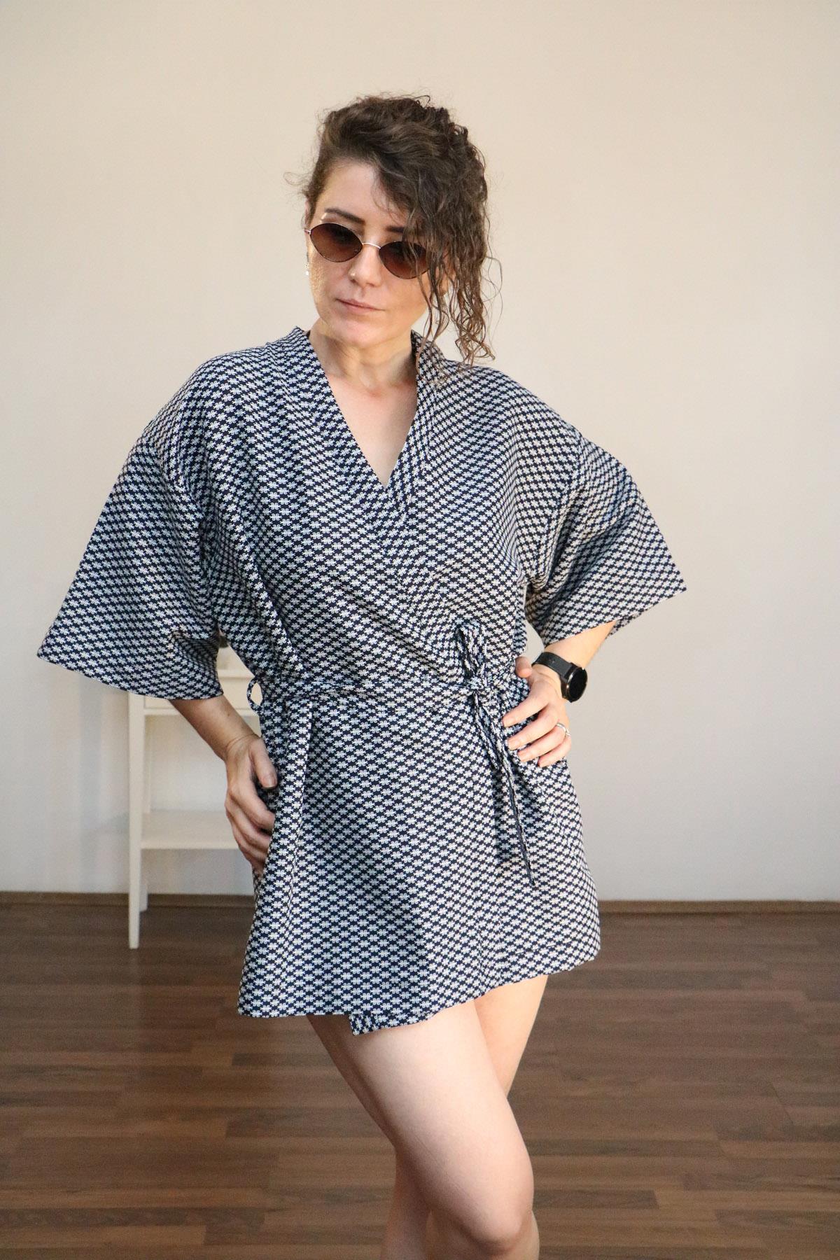 Lapiz%20Unisex%20Siyah-Beyaz%20Desenli%20Kısa%20Kimono%20Ceket